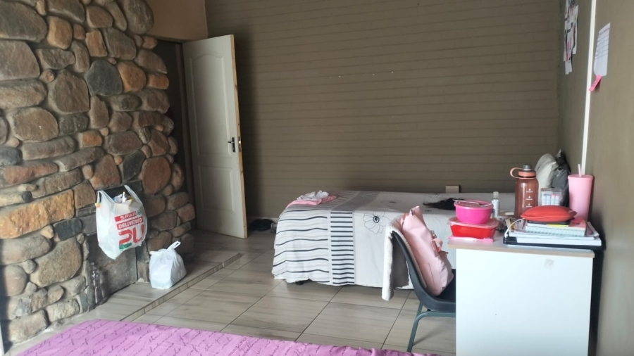 16 Bedroom Property for Sale in Universitas Free State